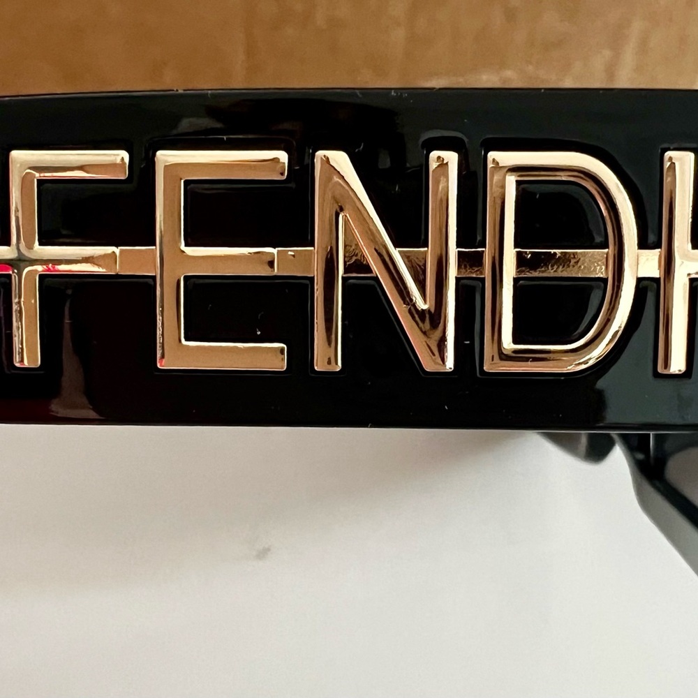 Fendi Stylish Black Rectangular Sunglasses - image 5